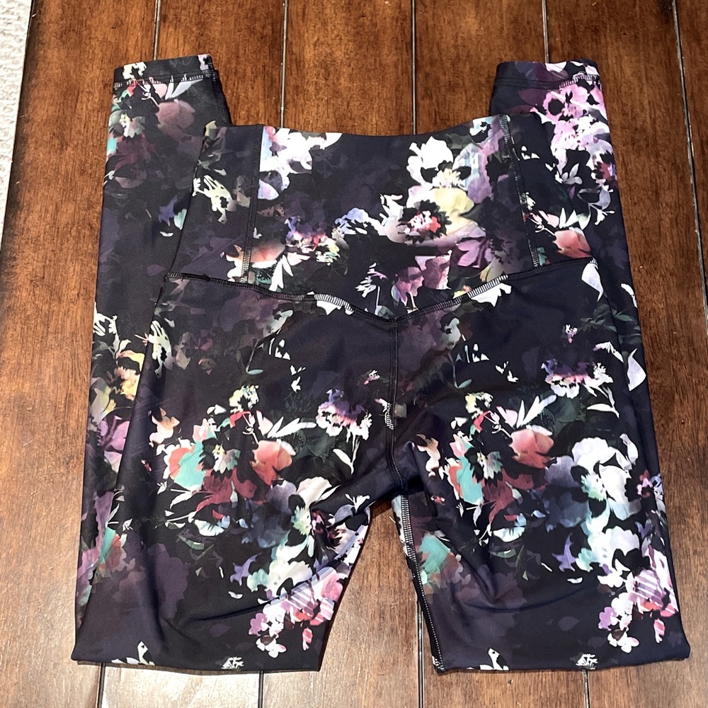 these are from old navy, wore once but very good condition! size small